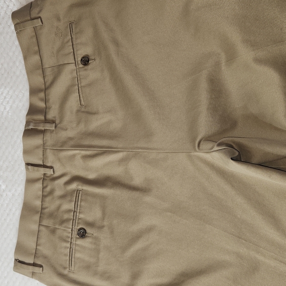 DOCKERS CLASSIC FIT MENS PANTS.     SIZE 38×30 KHAKI COLOR - Picture 7 of 11